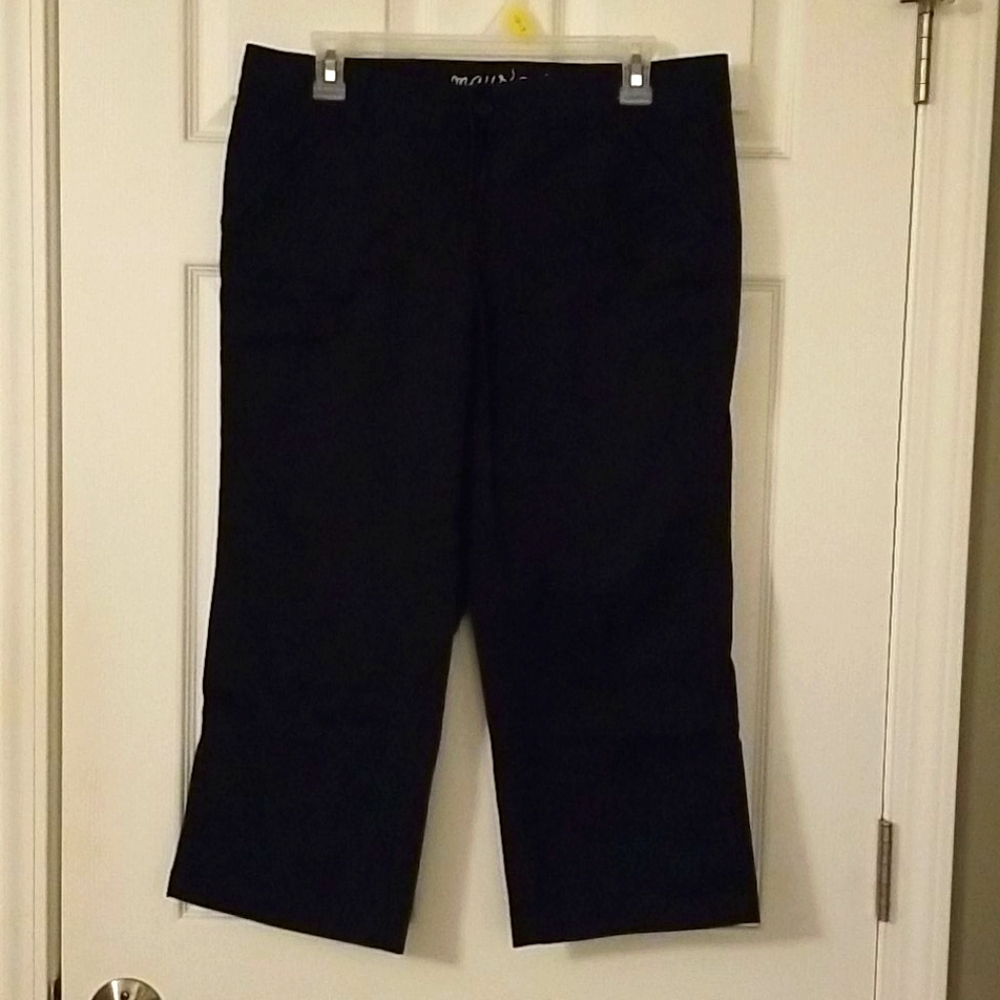Navy Capri